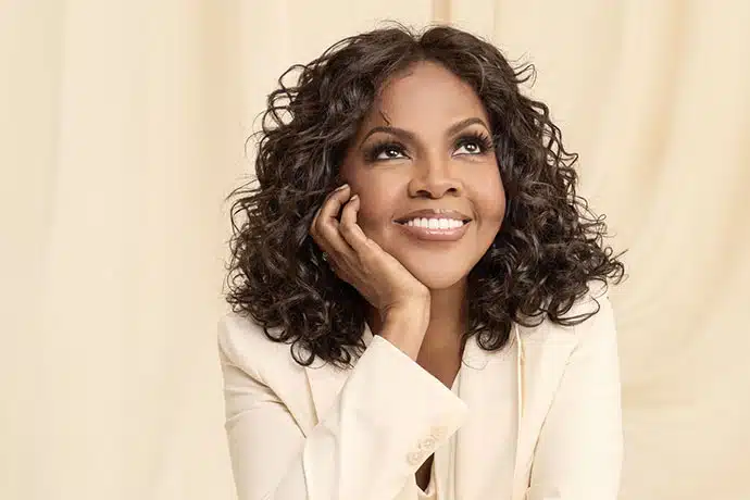 Cece Winans is an Alclair Artist who uses the RSM quad driver model.